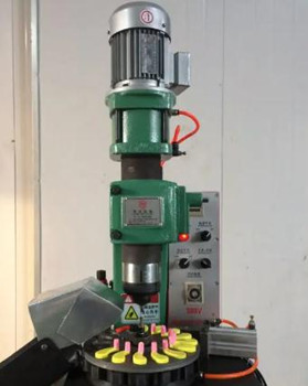 怎樣安全地操作氣液增壓鉚接機？