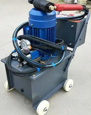 如何確保液壓鉚接機(jī)的鉚接質(zhì)量？先選對(duì)設(shè)備！ 圖1