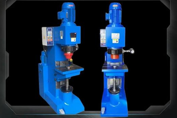 鉚頭不轉(zhuǎn)？可能使用的是徑向鉚接機！ 圖2