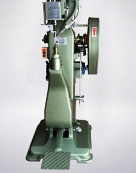 如何選擇徑向鉚接機(jī)生產(chǎn)廠家？