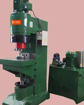 如何選擇合適的鉚接機(jī)廠家？